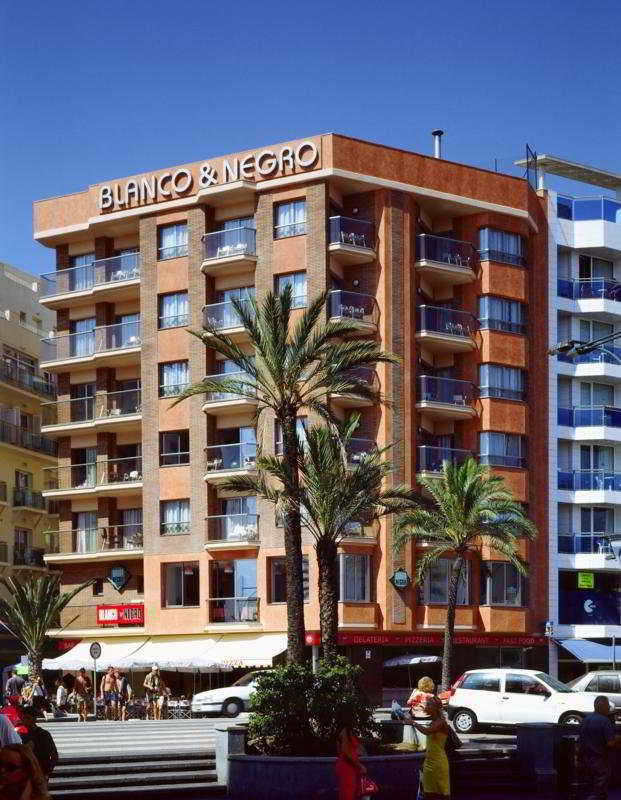 Blanco Y Negro Apartments Lloret de Mar Exteriör bild