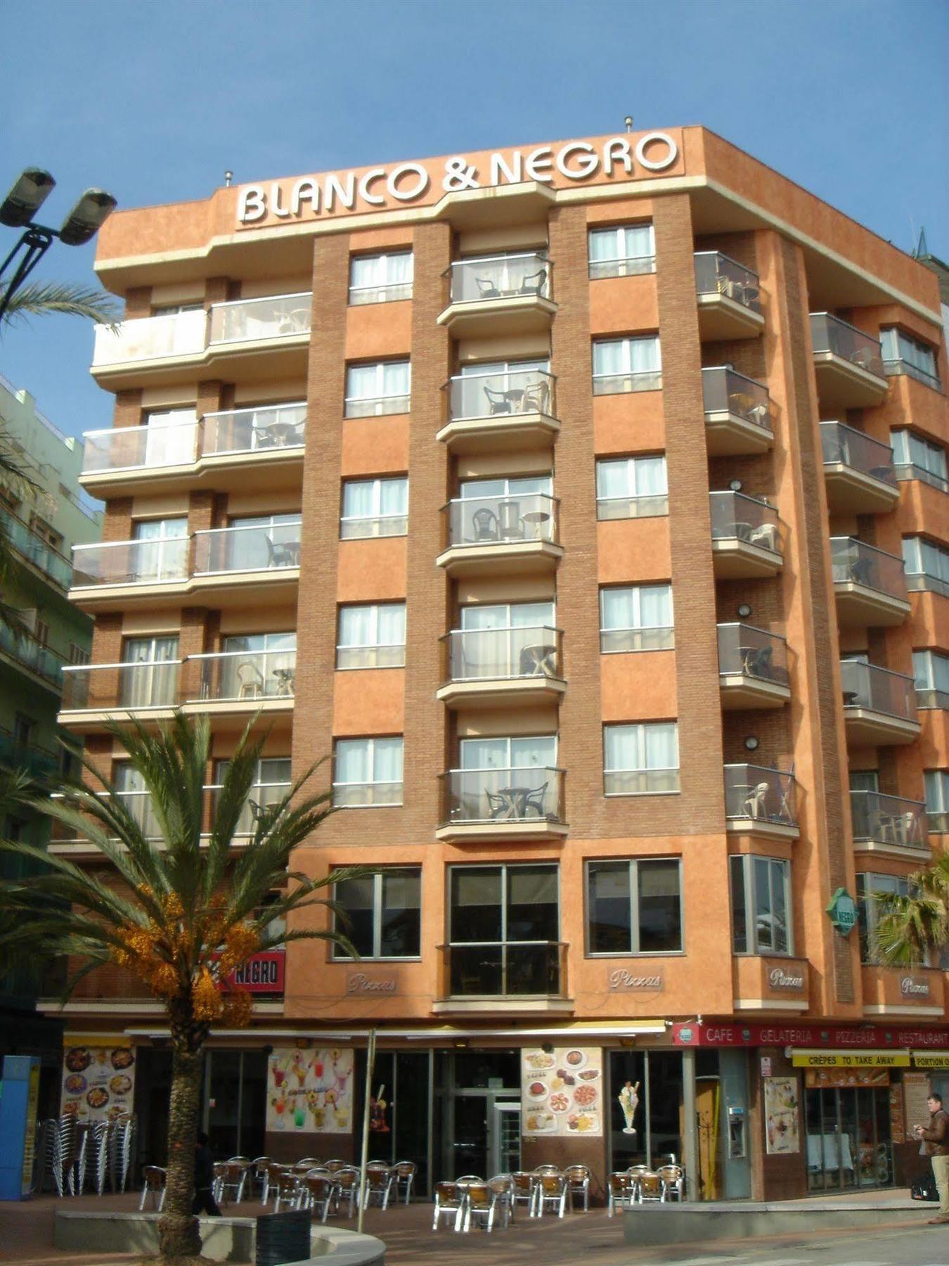 Blanco Y Negro Apartments Lloret de Mar Exteriör bild